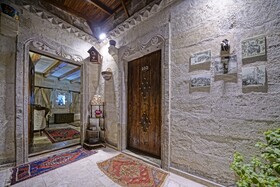 Maccan Cave Hotel