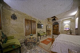 Maccan Cave Hotel