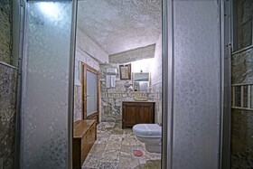 Maccan Cave Hotel
