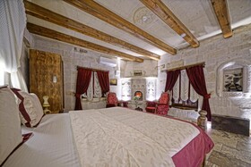 Maccan Cave Hotel