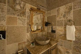 Medusa Cave Hotel