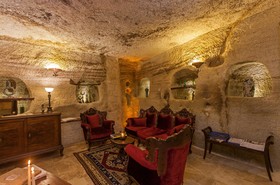 Mithra Cave Hotel