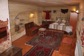Oriental Cave Suites