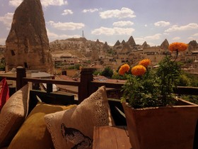 Oriental Cave Suites
