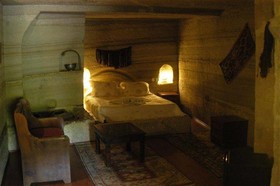 Oriental Cave Suites