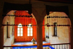 Oriental Cave Suites