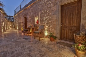 Sah Saray Cave Suites