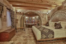 Sah Saray Cave Suites