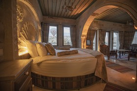 Sah Saray Cave Suites