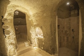 Sah Saray Cave Suites