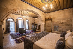 Sah Saray Cave Suites