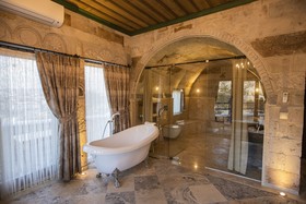 Sah Saray Cave Suites