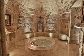 Sah Saray Cave Suites