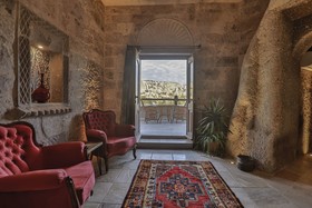 Sah Saray Cave Suites