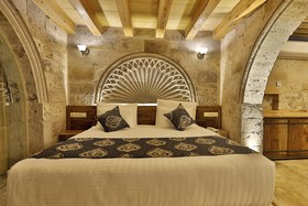 Sah Saray Cave Suites
