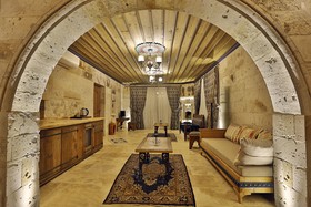 Sah Saray Cave Suites