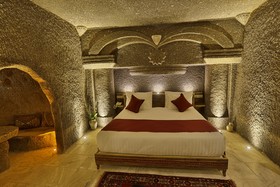 Sah Saray Cave Suites