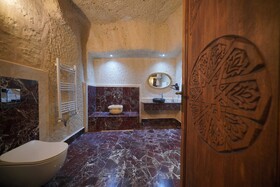 Secret Hill Cave Suites