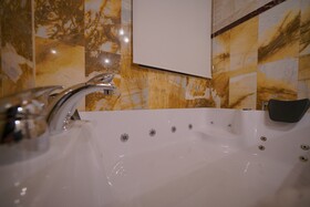 Secret Hill Cave Suites