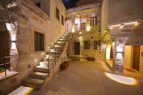 Secret Hill Cave Suites