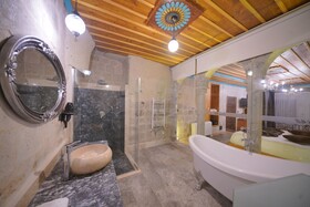 Secret Hill Cave Suites