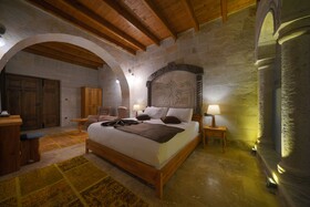 Secret Hill Cave Suites