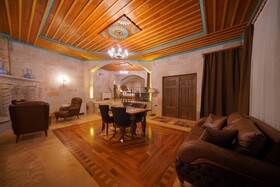 Secret Hill Cave Suites