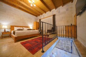 Secret Hill Cave Suites