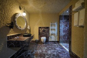 Secret Hill Cave Suites