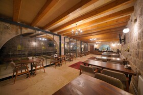 Secret Hill Cave Suites