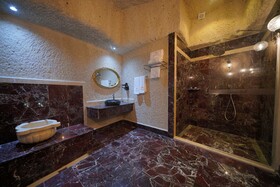 Secret Hill Cave Suites