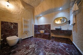 Secret Hill Cave Suites