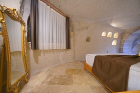 Secret Hill Cave Suites