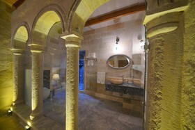 Secret Hill Cave Suites