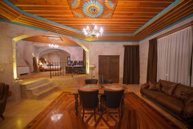 Secret Hill Cave Suites