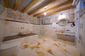 Secret Hill Cave Suites