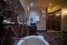 Secret Hill Cave Suites