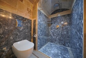 Secret Hill Cave Suites