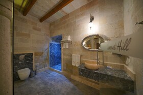 Secret Hill Cave Suites