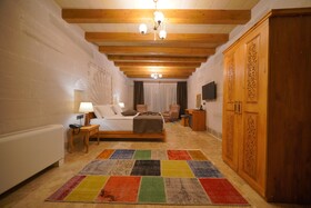Secret Hill Cave Suites
