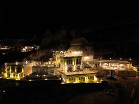 Secret Hill Cave Suites