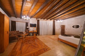 Secret Hill Cave Suites