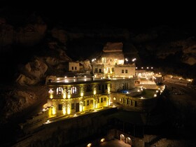 Secret Hill Cave Suites