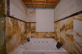 Secret Hill Cave Suites