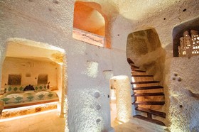 Shoestring Cave House