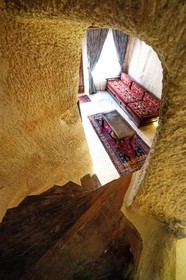 Shoestring Cave House