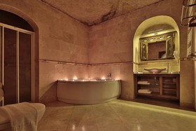 Shoestring Cave House