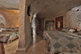 Shoestring Cave House