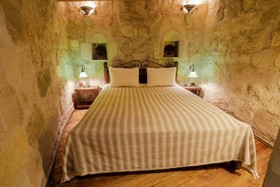 Sultan Cave Suites