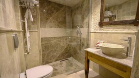 Sultan Cave Suites